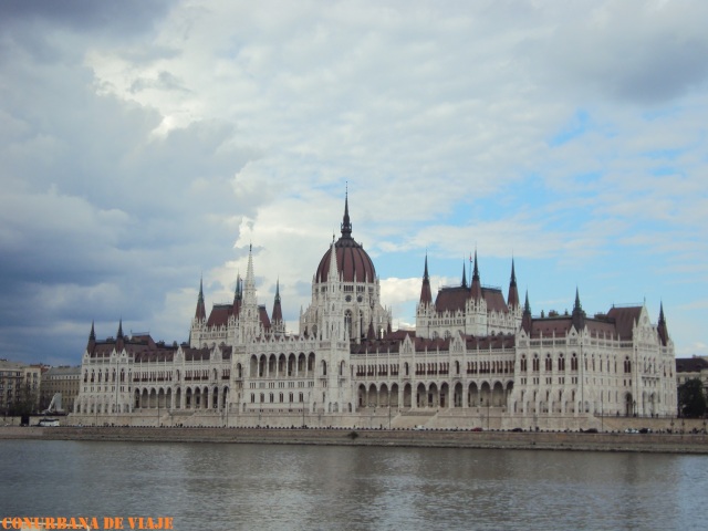 El Parlamento Húngaro a orillas del Danubio